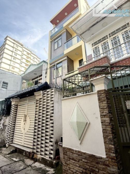 Bán nhà hẻm Thiên Hộ Dương, Gò Vấp, 33m2, 2 tầng, 3PN, sổ đỏ, 4.55 tỷ.