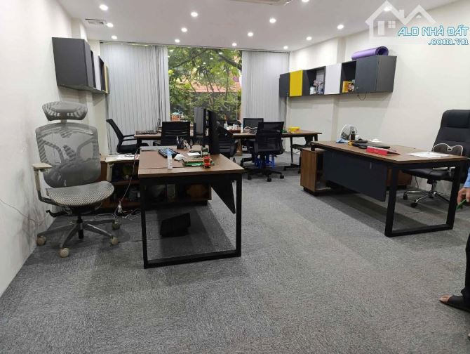 Tòa nhà Mặt Phố -PHan kế Bính -VỈA HÈ -KINH DOANH -THANG MÁY -DÒNG TIỀN -120 m2-10 TẦNG