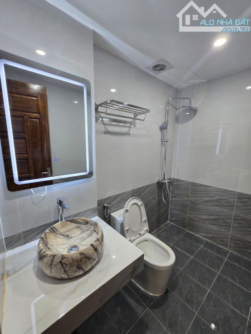 SIÊU PHẨM NHÀ 6 TẦNG XUÂN ĐỈNH - CÁCH Ô TÔ VÀI BƯỚC