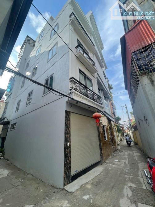 Nhà đẹp mới Huỳnh Cung Tam Hiệp 5 tầng Lô góc ở luôn chỉ hơn 5 tỷ