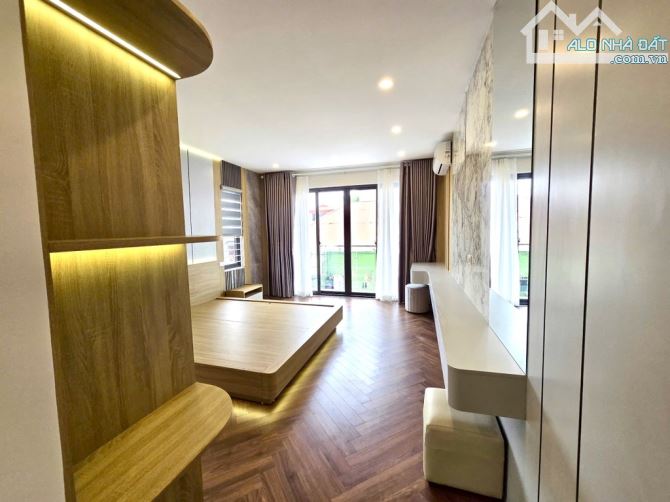 Bán nhà thạch bàn 45m² , mt 4m , 7 tầng thang máy , gara ôtô kinh doanh giá 11,3tỷ - 13