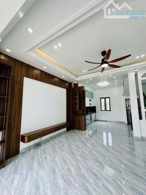 NGAY SAU NHÀ MẶT ĐƯỜNG-CĂN 3 TẦNG ĐỘC LẬP GẦN UBND ĐẶNG CƯƠNG-AN DƯƠNG-OTO ĐỖ CỬA-NGÕ NÔNG - 1