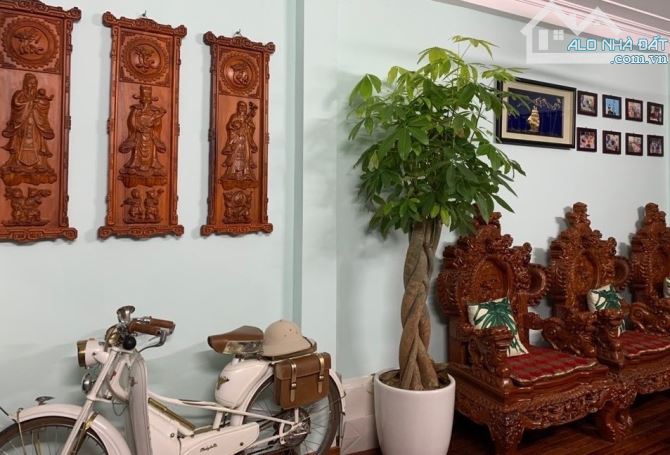 Nhà đại gia, tặng nội thất tiền tỷ, thang máy ngoại, trung tâm Cầu Giấy, ô tô qua cổng - 1
