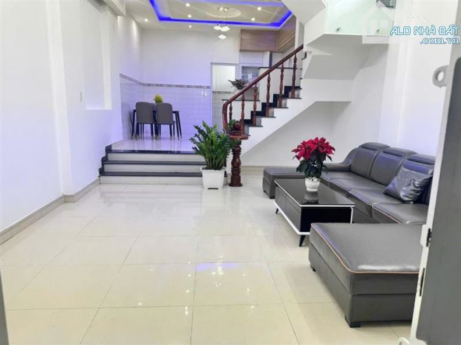 Bán nhà 3 tầng đường Hà Huy giáp phường thạnh Xuân quận 12 - 1