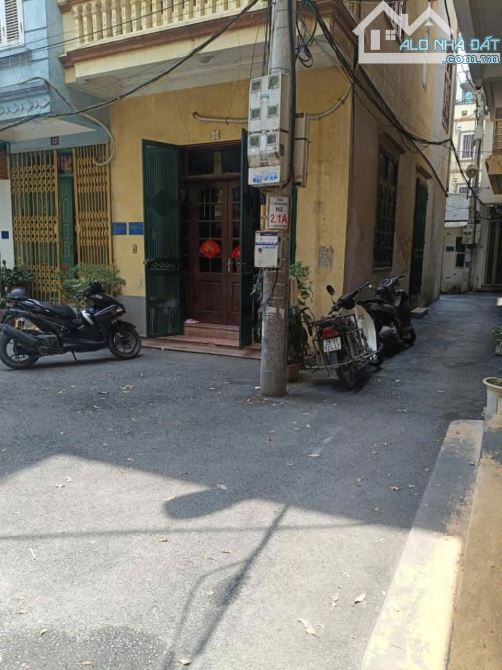 Bán gấp! Nguyễn Trãi, Hà Đông DT 48m2, 4 tầng, lô góc, ô tô, dân xây, chỉ 10.2 tỷ - 1