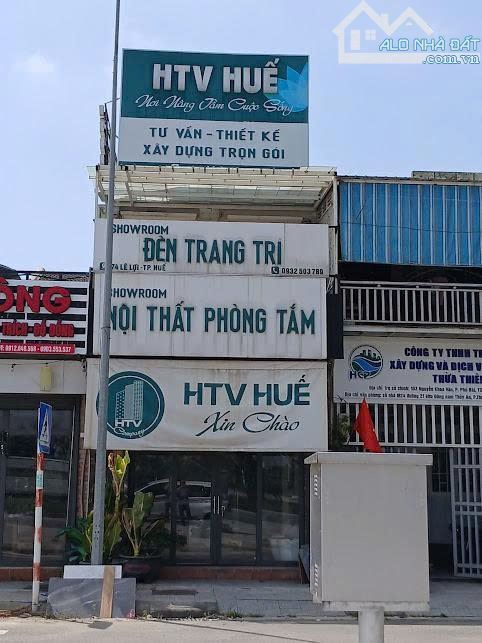 Bán nhà mặt tiền Võ Chí Công vừa ở vừa kinh doanh - 1