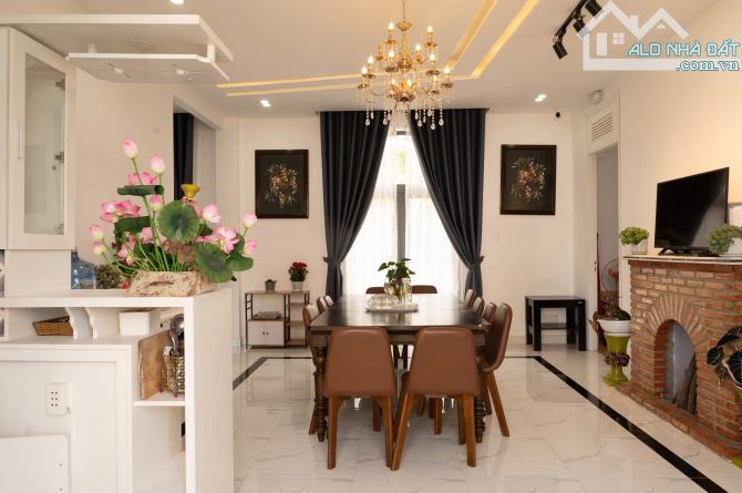 bán villa/ biệt thự Lý Nam Đế, diện tích 369m2, 11 phòng ngủ, sổ hồng riêng - 1
