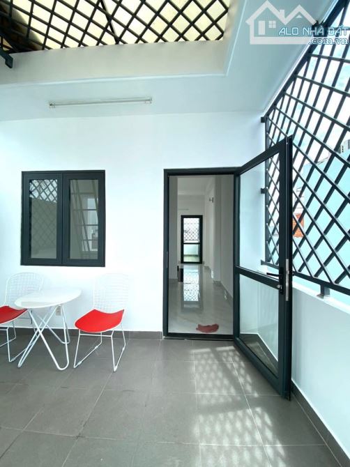 NHÀ PHỐ QUẬN 12: VỊ TRÍ VÀNG, NỘI THẤT CAO CẤP, GIÁ TỐT NHẤT KHU VỰC! - 1