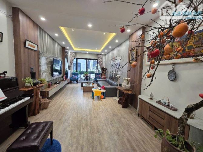 BÁN NHÀ MỚI NGUYỄN VĂN CỪ – TRUNG TÂM – GARA Ô TÔ – NỘI THẤT CAO CẤP -  76M2 CHỈ 24,8 TỶ - 1