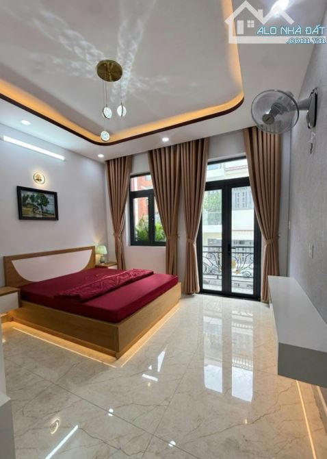 NHÀ RỘNG + DÀI - HẺM XE HƠI - VÀO Ở NGAY - PHAN HUY ÍCH - GÒ VẤP - 1