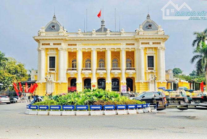 Phố  HÀNG BÀI- Phải ĐẲNG CẤP- Nhỉnh 18 tỷ - 1