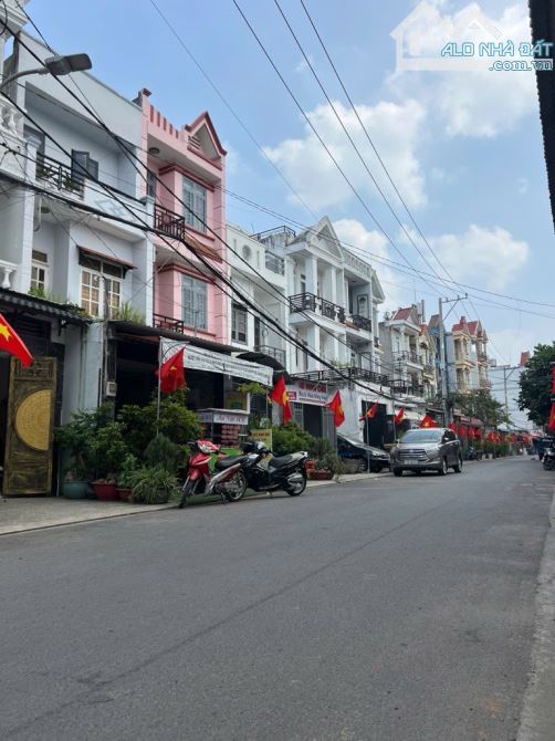 Siêu phẩm mặt tiền kinh doanh bùi văn ngữ q12 74m2 3T 5pn chỉ hơn 5 tỷ - 1