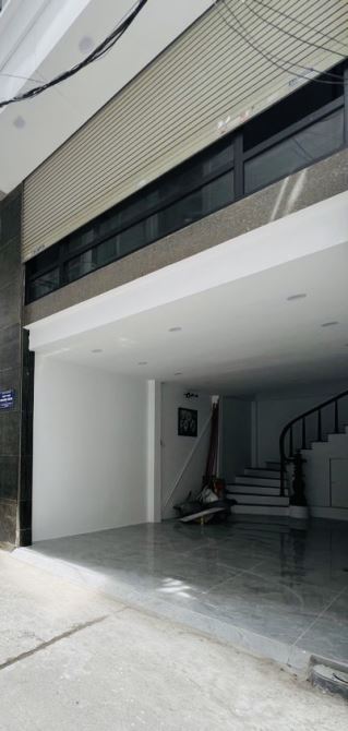 NHÀ DÂN XÂY - 2 THOÁNG - OTO ĐỖ CỬA - GARA OTO-NỘI THẤT SÀN GỖ XỊN XÒ - 1