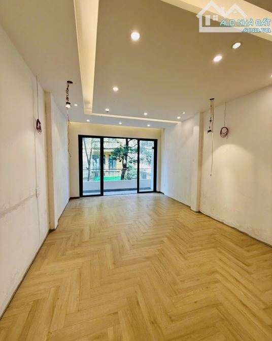 🏠 BÁN NHÀ HOÀNG CẦU| Ngõ thông | Ô tô tránh, dừng, đỗ, vào nhà | 70m2 | 5 tầng - 1