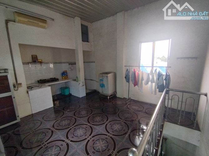 BÁN MẶT TIỀN KINH DOANH Nguyễn Ái Quốc 1 trệt 2 lầu - TRUNG TÂM BIÊN HÒA - giá bán 3 tỷ - 1