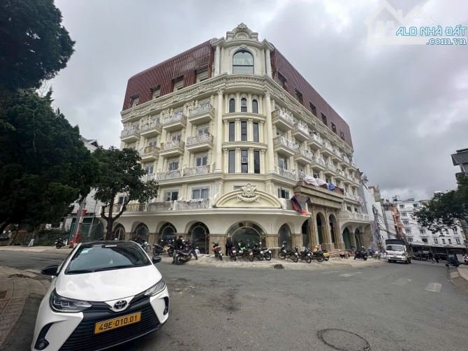 📌310 TỶ-  Khách sạn góc 2 MT Phan Như Thạch P.1 Đà Lạt- 100 PKD full nội thất- DT 816m2 - 1