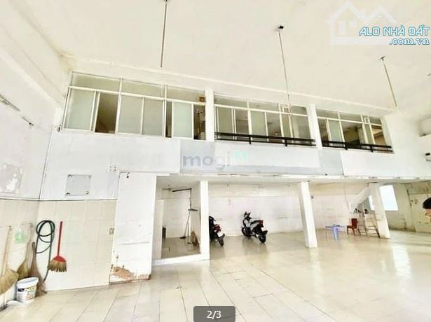 Cho thuê Cafe - Trà Sữa MT Trần Phú, Q5. Dt: 15x12M, Kc: trệt 2 lầu. Gía: 99tr - 1