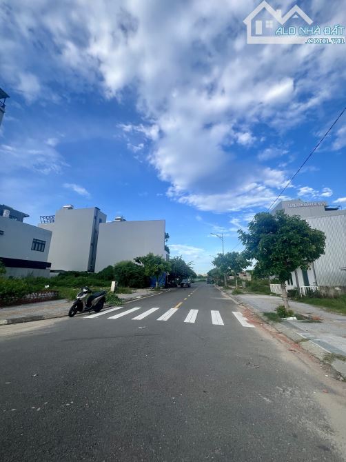 Cực hiếm, vị trí đẹp cạnh siêu dự án - Bán đất lô góc đường Bùi Sỹ Tiêm, công viên châu Á - 1