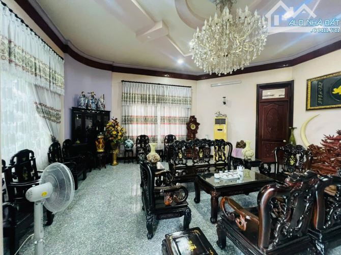 Bán Biệt thự hồ bơi hơn 1000m2 -  Nguyễn Ư Dĩ ngay bờ sông Thảo Điền Thủ Đức 3 tầng - 1