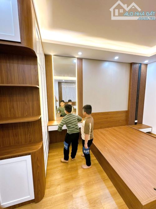 🏡TT BẮC TỪ LIÊM - gần HV TÀI CHÍNH 5 tầng - gần 40m² - 1 nhà ra Ô tô tránh chỉ 5,8 tỷ - 1