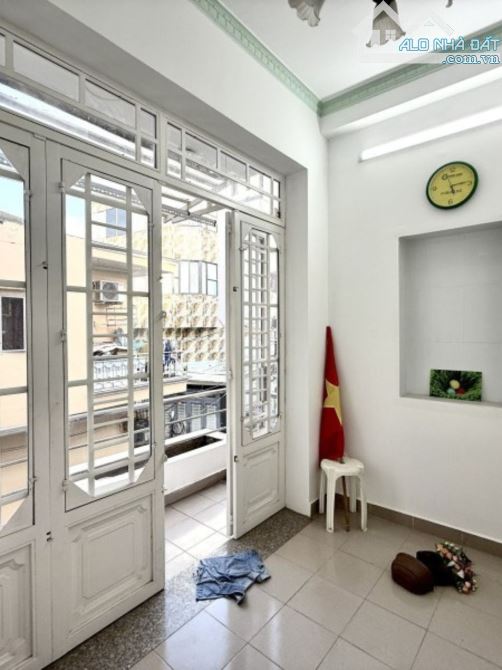 Bán nhà hẻm Thiên Hộ Dương, Gò Vấp, 33m2, 2 tầng, 3PN, sổ đỏ, 4.55 tỷ. - 1