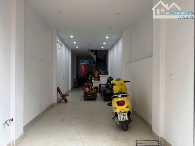 Bác em gửi bán nhà Định Công Thượng – DT 49m MT 3.1m 4 tầng Ô tô 29 chỗ đỗ cửa Chỉ 11,5 tỷ - 12