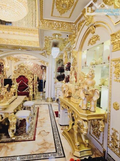 BIỆT THỰ DÁT VÀNG 18K ĐỘC BẢN TẠI QUẬN 7 – KIỆT TÁC NGHỆ THUẬT CHO GIỚI THƯỢNG LƯU - 12