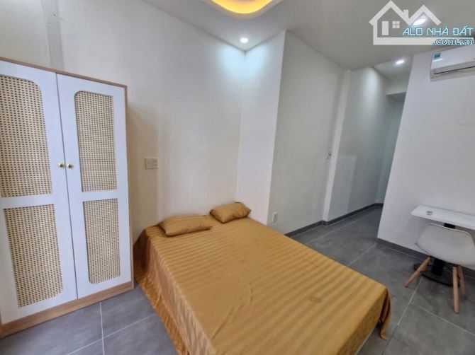Căn Hộ Dịch Vụ 5 Tầng, ngay sát Trường Cao đẳng và Chợ. Thu nhập 40tr/tháng. Hẻm xe tải 🚛 - 10