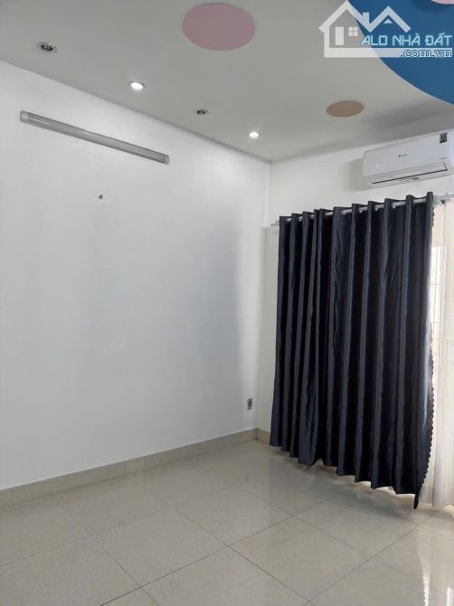 Bán nhà đường 3643D ĐƯỜNG 12M - Phạm Thế Hiển - 4m x 19m- 76m/2- 3 Lầu 4PN - F7 Q8 - 2