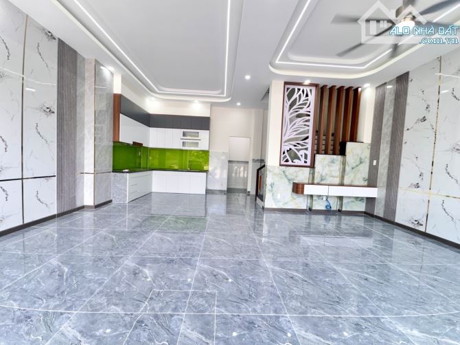 NHÀ MT ĐƯỜNG 10M Ở NGAY, NGANG 7M, VỈA HÈ, OTO NGỦ NHÀ, 3 ĐỒNG TL - 2