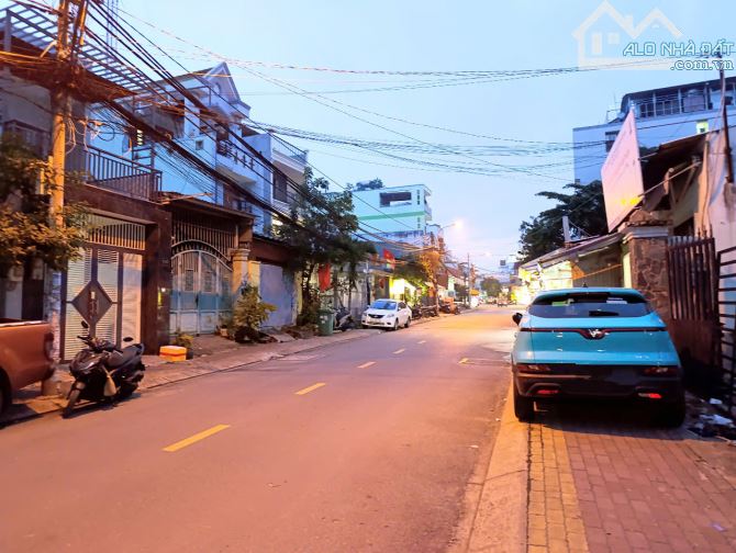 Mặt tiền đường rộng 10m, đường 339, Phước Long B, Kinh doanh đỉnh - 2