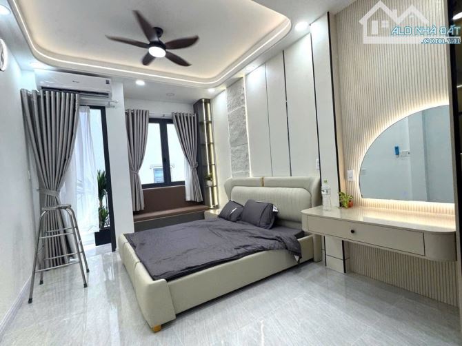 BÁN NHÀ MỚI XÂY - KHU VIP 606 ĐƯỜNG 3/2, Q10 -6PN -55M2 - 9 TỶ - 2
