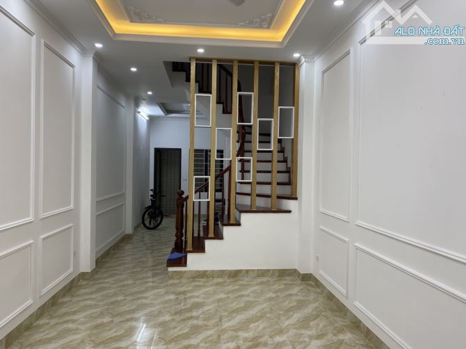 Bán nhà Hoàng Ngân - Nguyễn Ngọc Vũ, Cầu Giấy. 65m2 x 4 tầng cực đẹp, ngõ thông, KD nhỏ. - 2
