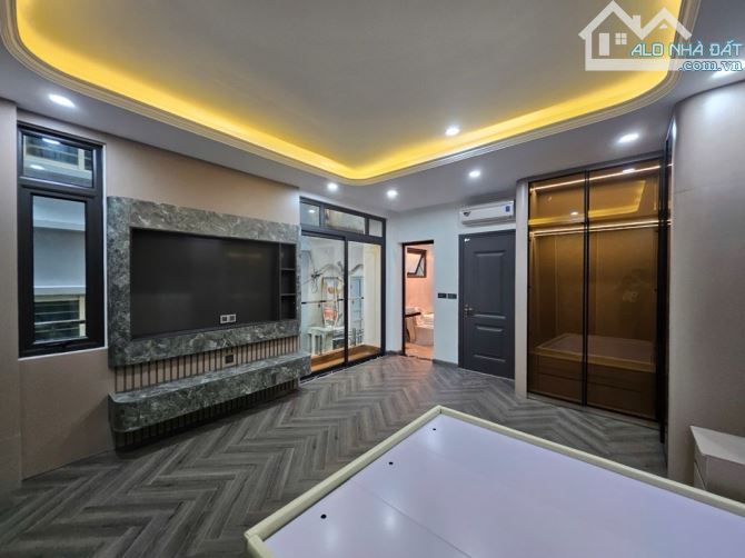 Bán nhà Bồ Đề , Long Biên , 20m ra phố , 6t thang máy , mặt tiền 9m giá chào 12x tỷ có gảm - 2