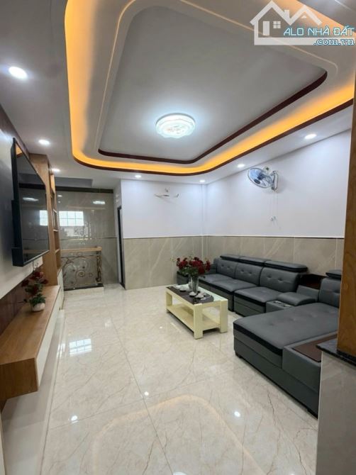 NHÀ RỘNG + DÀI - HẺM XE HƠI - VÀO Ở NGAY - PHAN HUY ÍCH - GÒ VẤP - 2