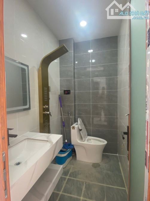 Siêu phẩm mặt tiền kinh doanh bùi văn ngữ q12 74m2 3T 5pn chỉ hơn 5 tỷ - 2