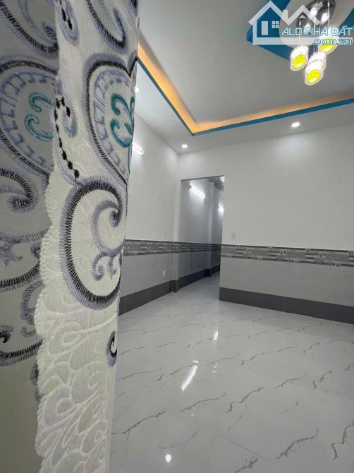 Bán că nhà đang cho thuê ngay tân Xuân 6 Hóc môn 980triệu Sổ Hồng riêng Sẵn 109m2 Bao Phí - 2