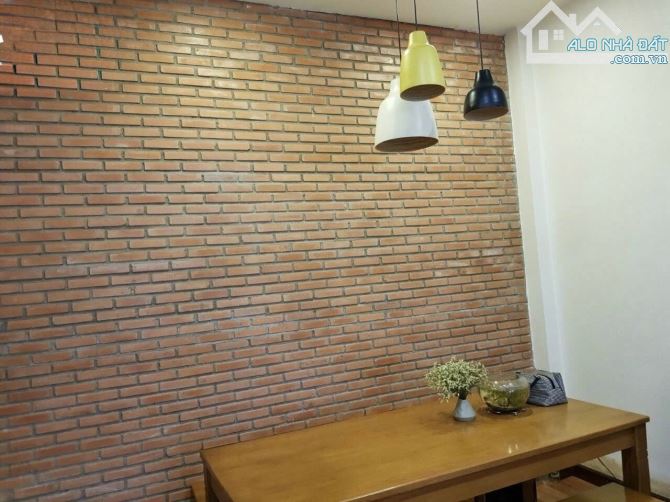 Bán nhanh nhà 3 tầng thiết kế ấm cúng góc 2 mặt tiền gần Đặng Văn Bi Oto ra vào thoải mái - 2