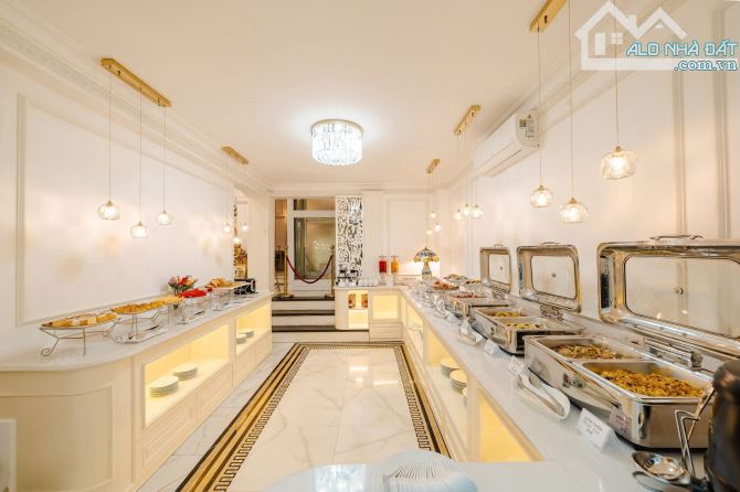 Bán Tòa Nhà Khách Sạn, Nhà Hàng 320m2, 9 Tầng, MT11m, Vỉa Hè 10m Phố Nguyễn Văn Cừ 265 Tỷ - 2
