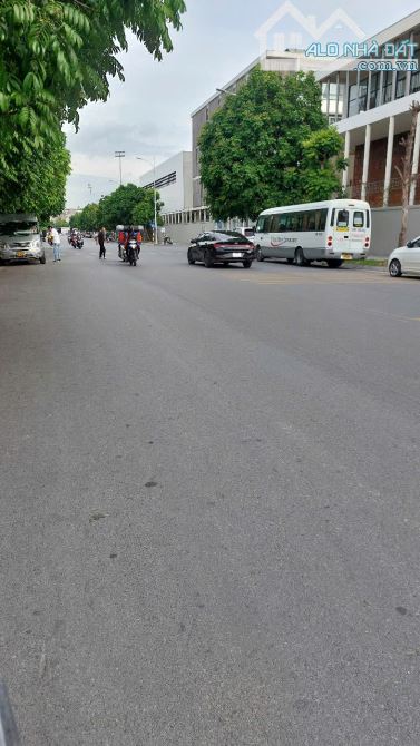 Bán nhà phố Ngọc Thụy 38m2- 5 tầng- 3 phòng ngủ, gần trường Việt Pháp - 2