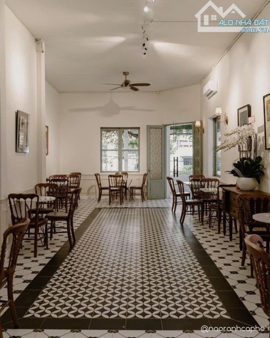 Cho thuê biệt thự sân vườn Quận 3 DTSD 700m2, 3 lầu sân vườn giá 99 triệu 221/ Lê Văn Sỹ - 2