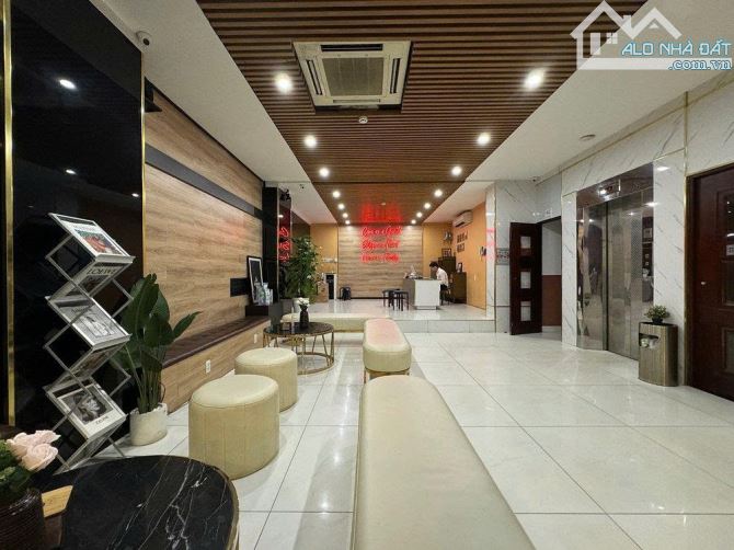 140 tỷ - 14.4 tỷ/năm! Bán toà khách sạn 50 phòng mặt tiền Bùi Thị Xuân Quận 1 - 8m. - 2