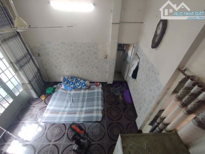 BÁN MẶT TIỀN KINH DOANH Nguyễn Ái Quốc 1 trệt 2 lầu - TRUNG TÂM BIÊN HÒA - giá bán 3 tỷ - 2