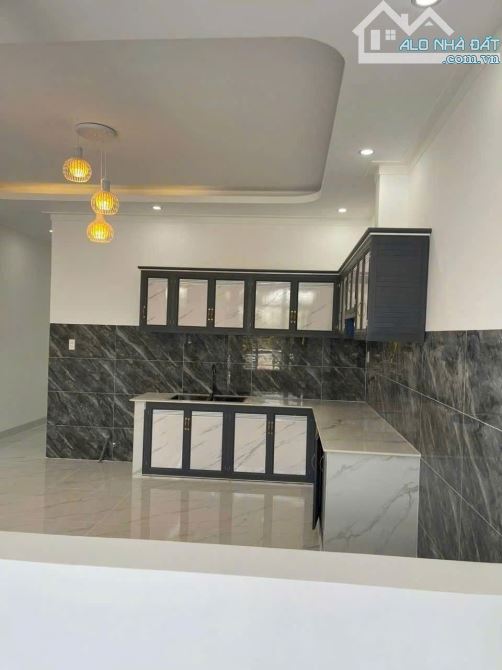 Chỉ 1,9 tỷ sở hữu nhà 1 Trệt 1 lầu mới hoàn thiện ngay phố chợ Khu công nghiệp Giang Điền - 2
