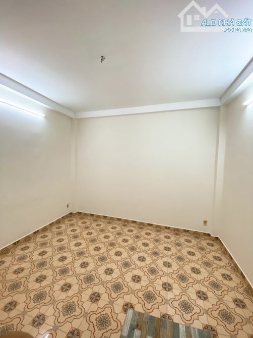 Chỉ: 5.2 t.ỷ, sở hữu ngay nhà 3 tầng BTCT 35m2 kiên cố đồng bộ cao tầng, Dương Bá Trạc,SHR - 2