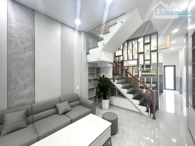 HẺM XE HƠI ĐỖ CỬA - SÁT KHU CITY LAND - CÁCH MẶT TIỀN CHỈ VÀI BƯỚC - 3 MẶT HẺM NỞ HẬU - 2