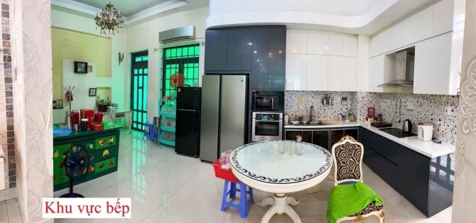 BIỆT THỰ SÂN VƯỜN 200M2 - KHU DC TRUNG SƠN - BÌNH CHÁNH - GẦN VÒNG XOAY TRUNG SƠN - LOTTE - 2