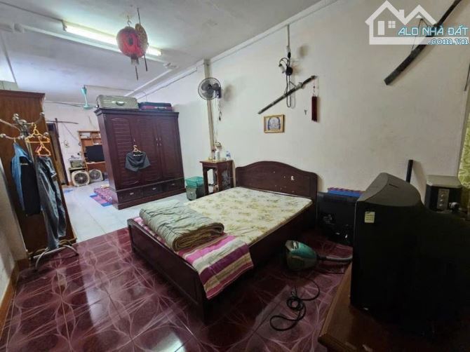 🔥🔥BÁN ĐẤT TẶNG NHÀ - VÀI BƯỚC RA MẶT ĐƯỜNG KIM MÃ - HÀNG XÓM DAEWOO - 2