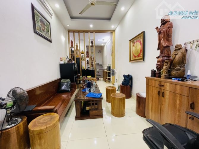 BÁN NHÀ PHẠM VĂN ĐỒNG - LÔ GÓC THOÁNG SÁNG - NỘI THẤT XỊN - Ở NGAY - 42m - NHỈNH 8 TỶ - 2