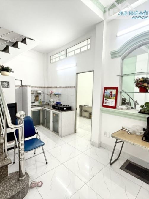 Bán nhà hẻm Thiên Hộ Dương, Gò Vấp, 33m2, 2 tầng, 3PN, sổ đỏ, 4.55 tỷ. - 2